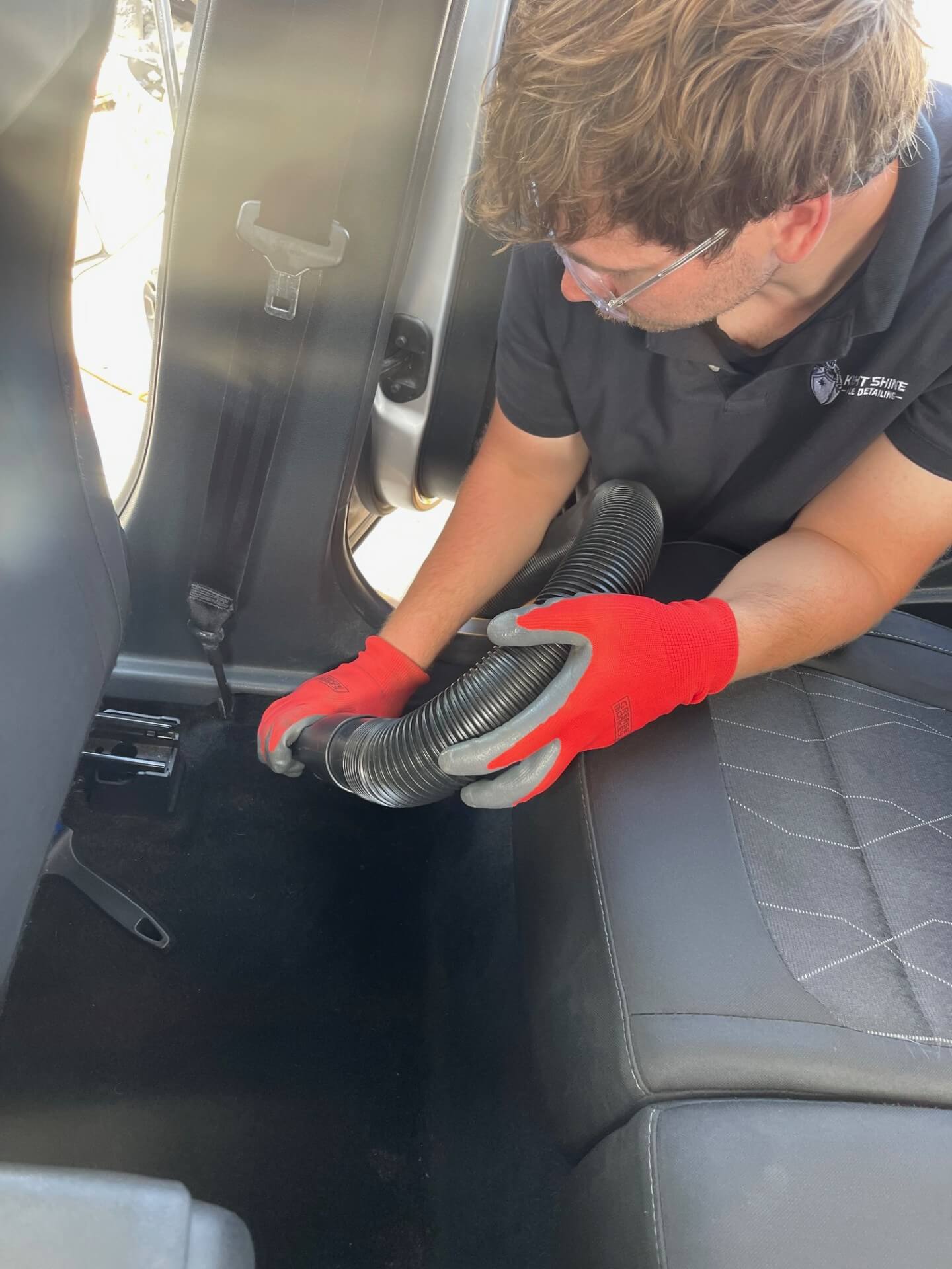 Nicholasville-Auto-Detailing-Vaccuming-Car